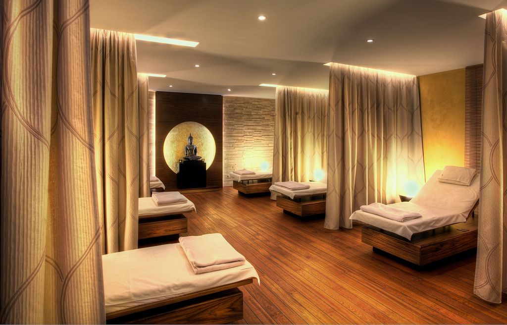 Лимфодренажный массаж: борьба с отёками и улучшение состояния кожи